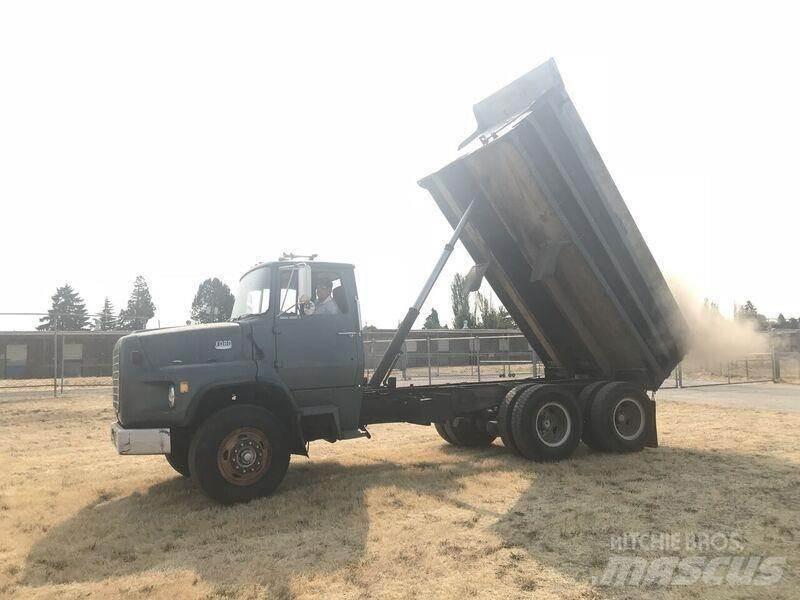 Ford 8000 Camion benne