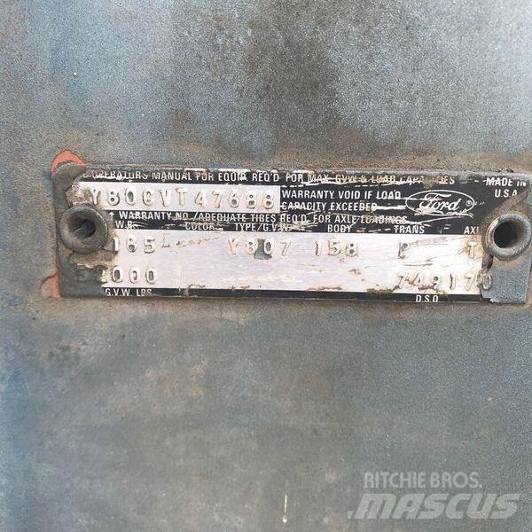 Ford 8000 Camion benne