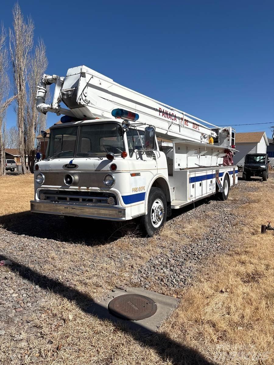 Ford 8000 Camion de pompier