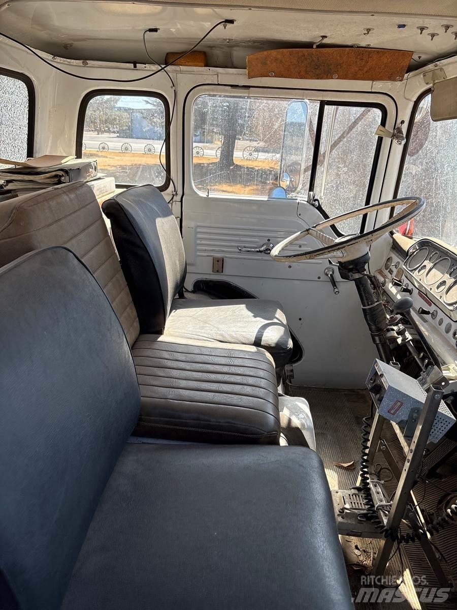 Ford 8000 Camion de pompier