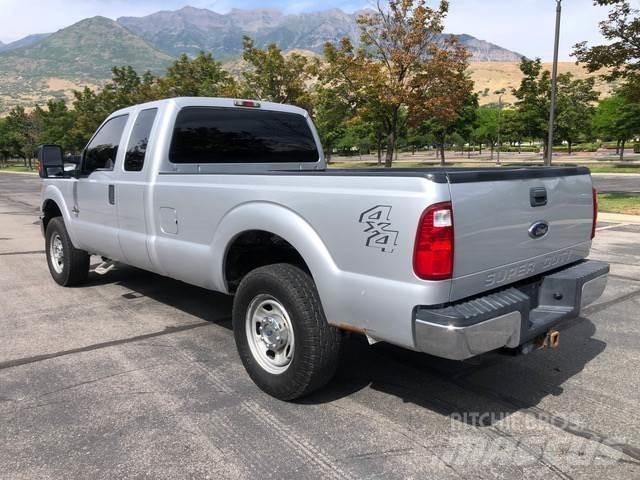 Ford F-250 Utilitaire benne