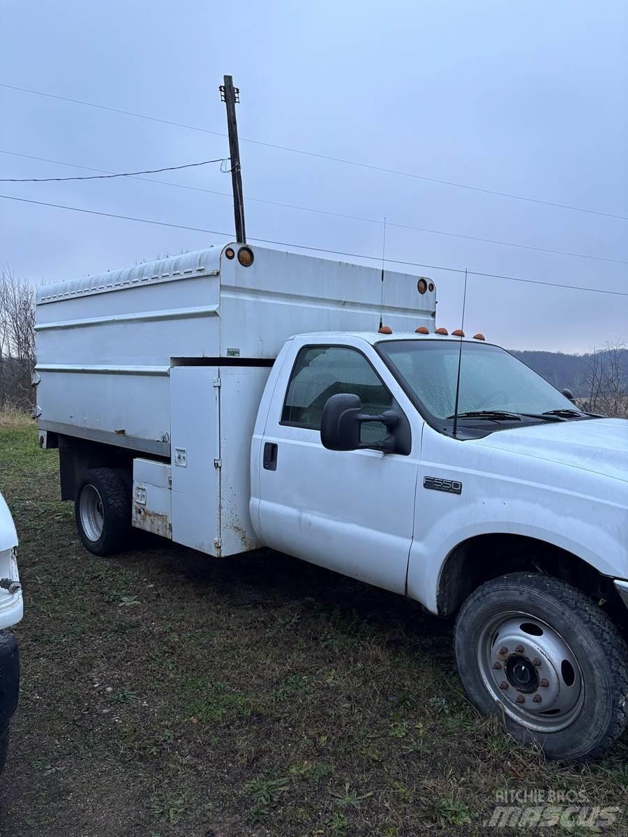 Ford F-550 Camions et véhicules municipaux