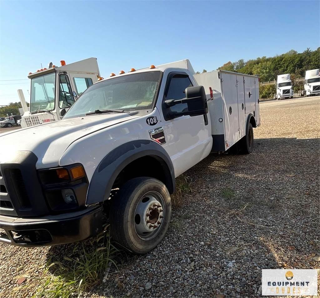 Ford F-550 Camions et véhicules municipaux