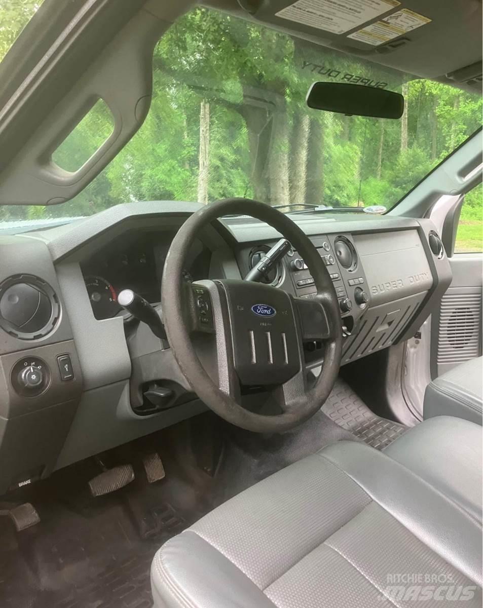 Ford F-550 Camion benne
