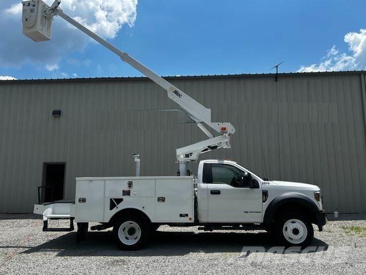 Ford F-550 Camion nacelle