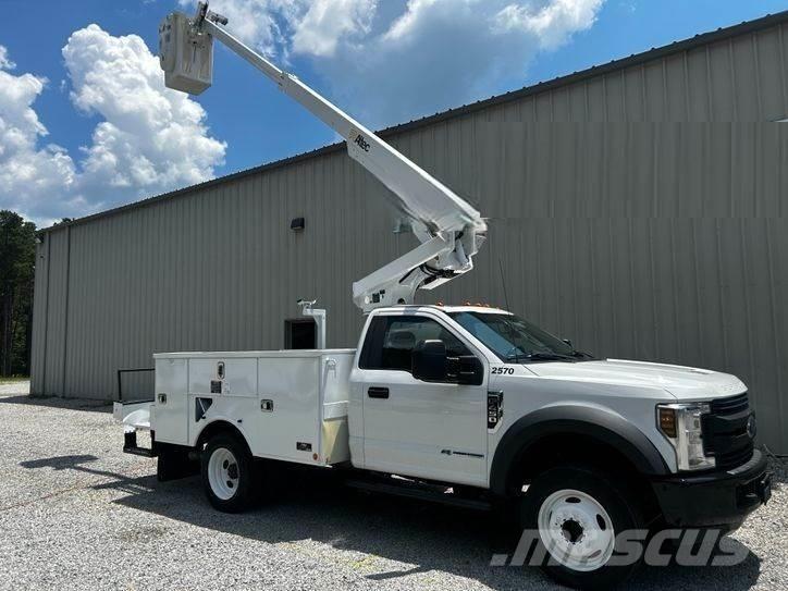 Ford F-550 Camion nacelle