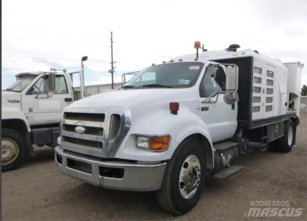 Ford F-650 Camion aspirateur, Hydrocureur