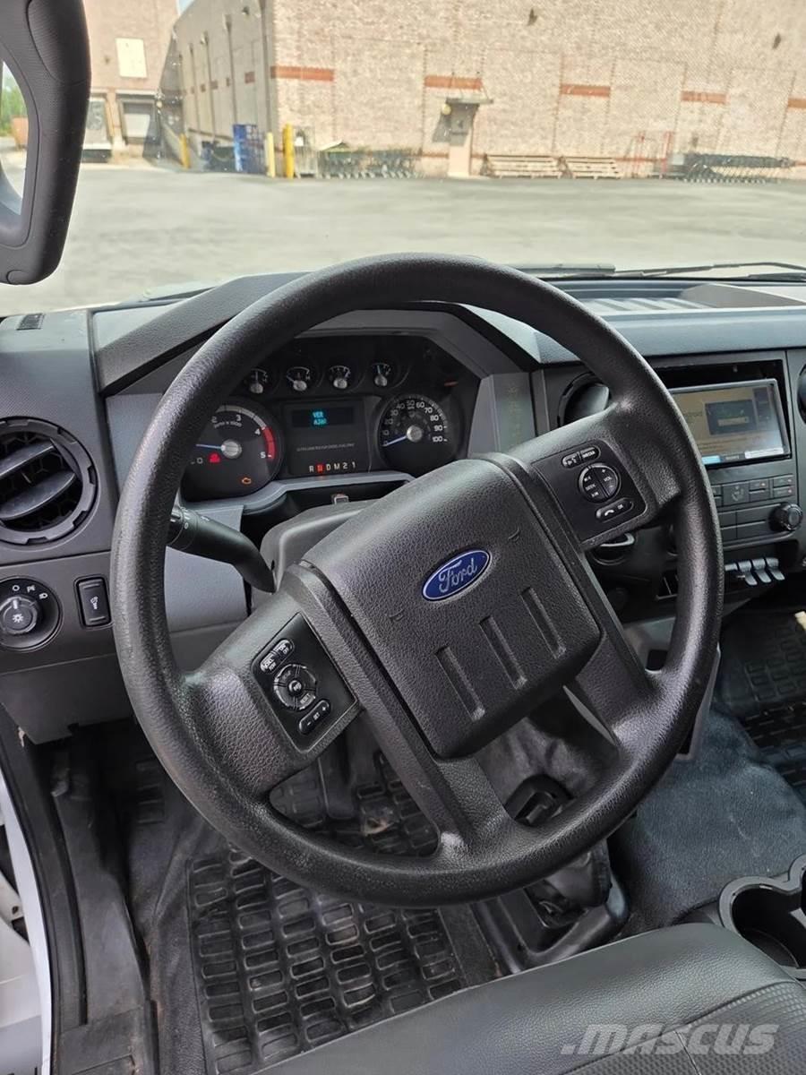 Ford F-650 Camion Fourgon