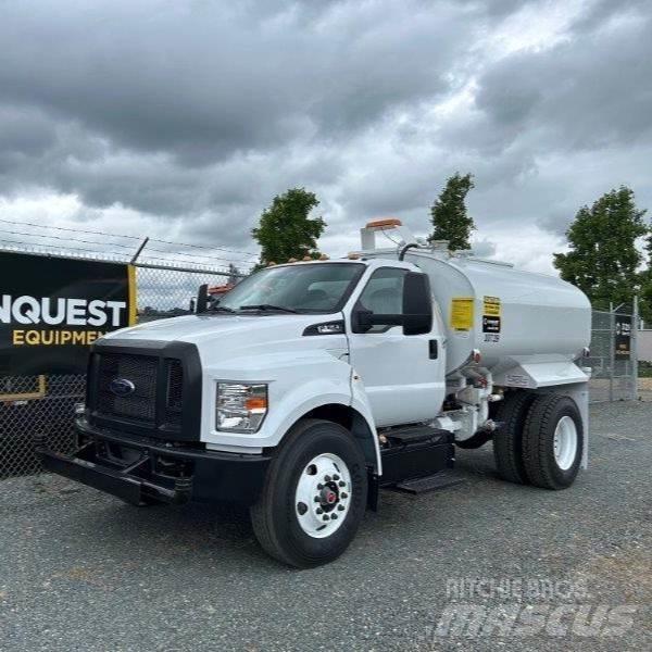 Ford F-750 Motrici cisterna