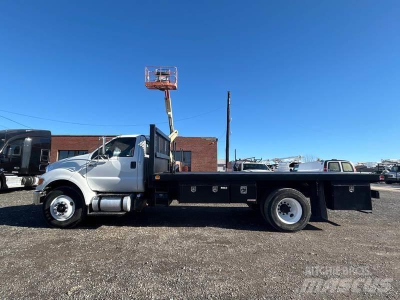 Ford F-750 Camion plateau