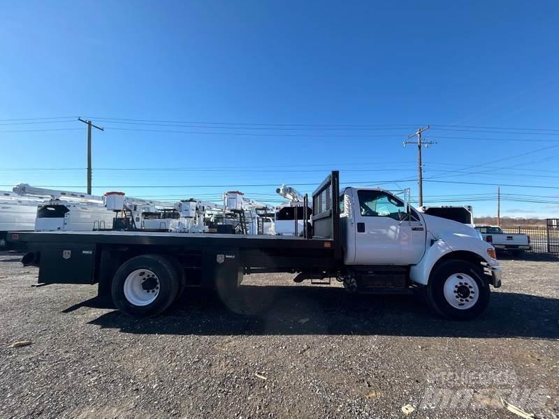 Ford F-750 Camion plateau