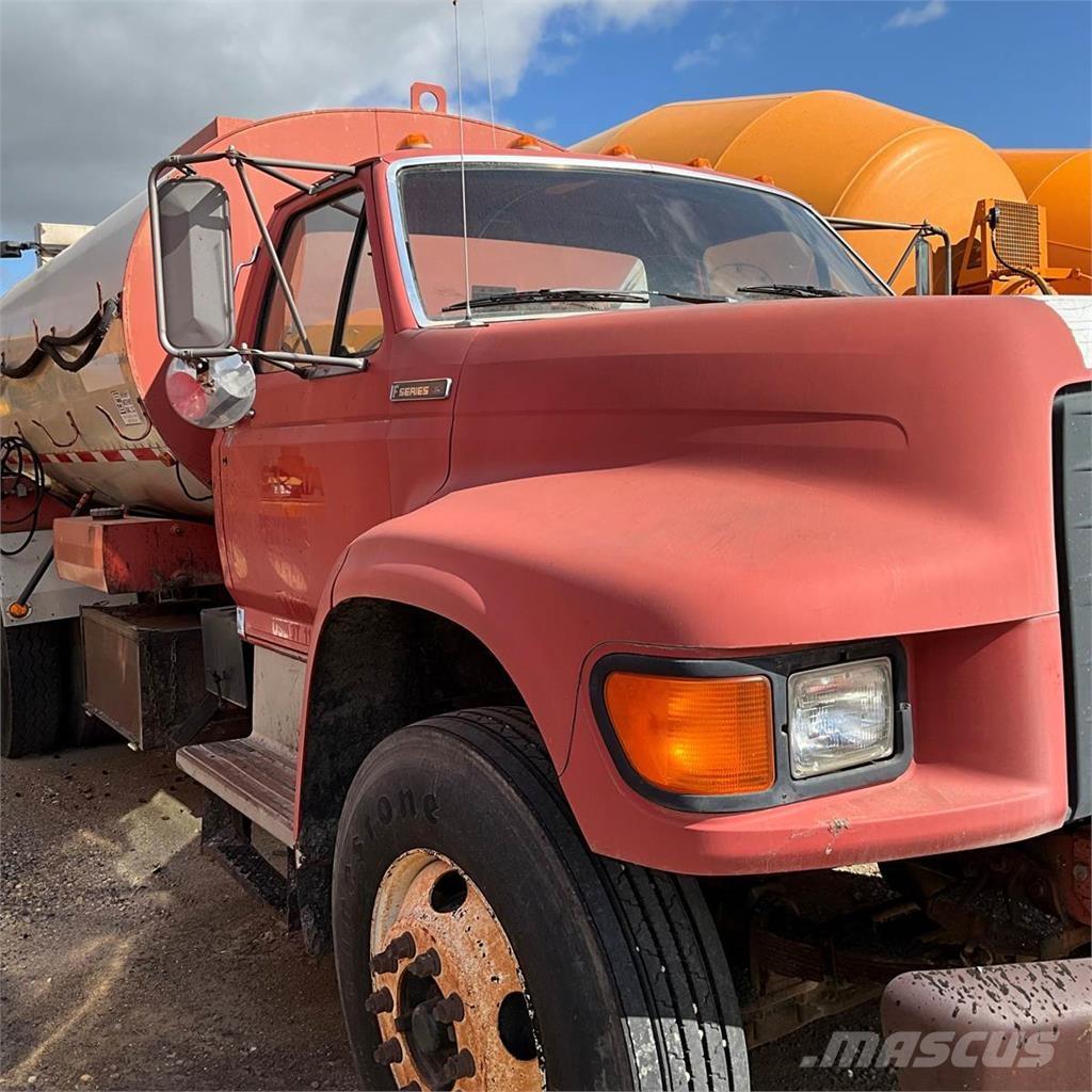 Ford F-800 Motrici cisterna