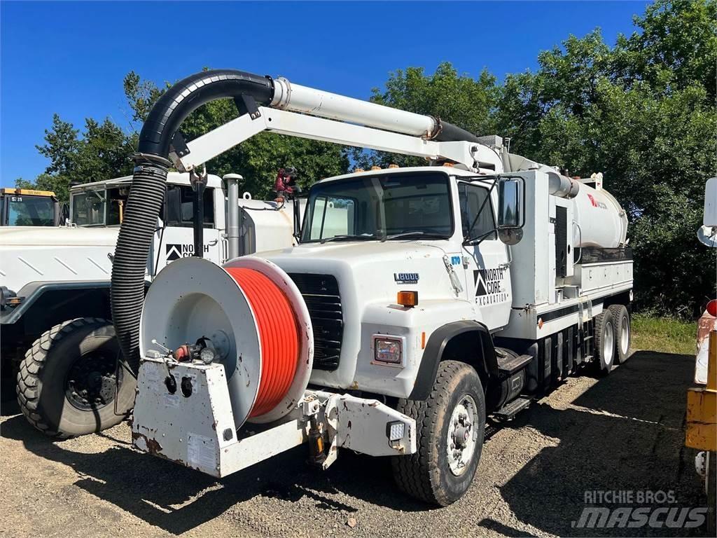 Ford L800 Camion aspirateur, Hydrocureur