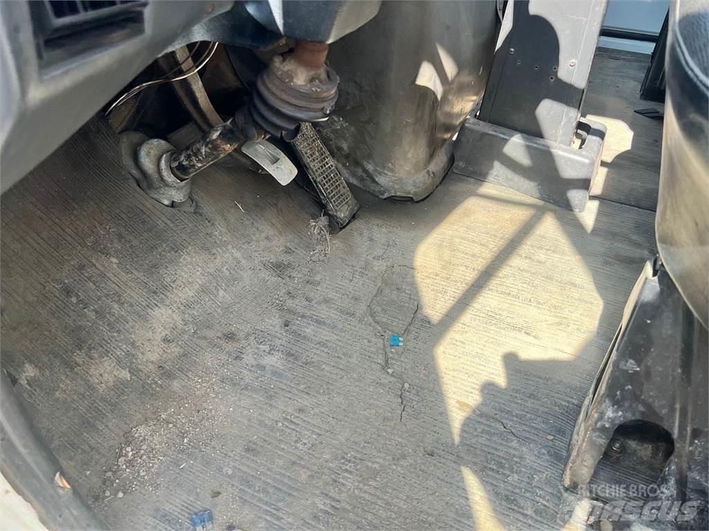 Ford L800 Camion aspirateur, Hydrocureur