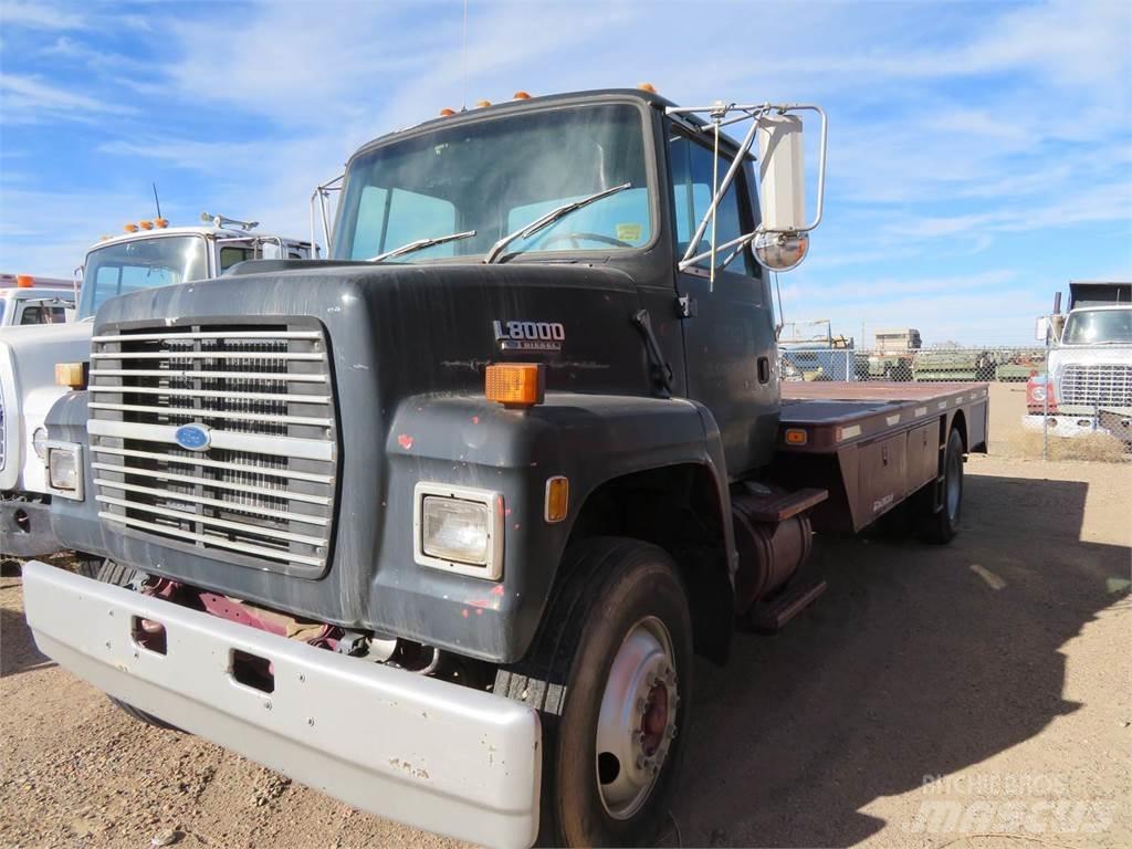 Ford L8000 Camion benne
