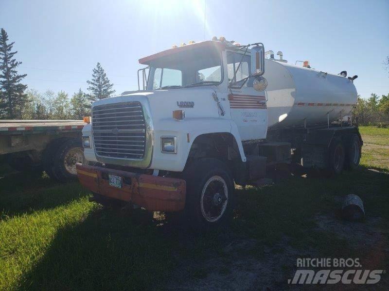 Ford L8000 Motrici cisterna