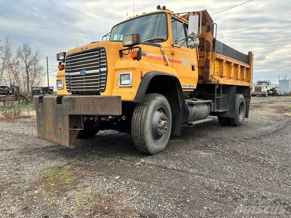 Ford L8000 Camion benne