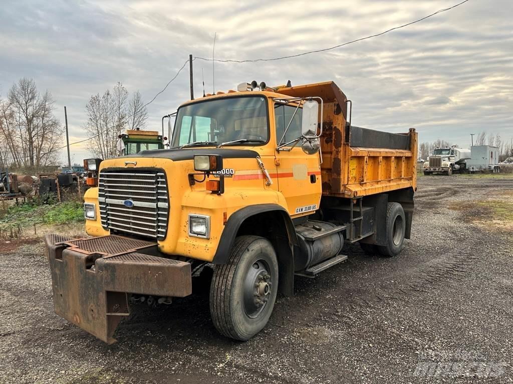 Ford L8000 Camion benne