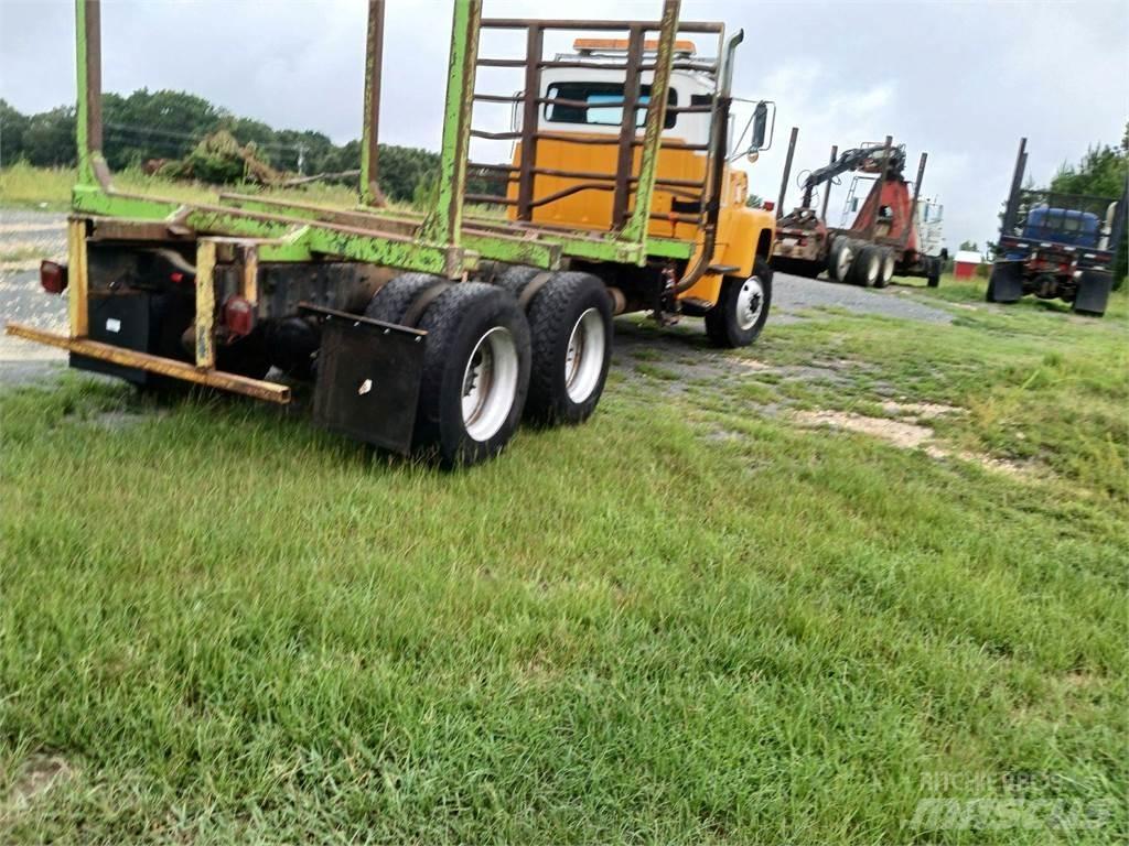 Ford L8000 Camion grumier