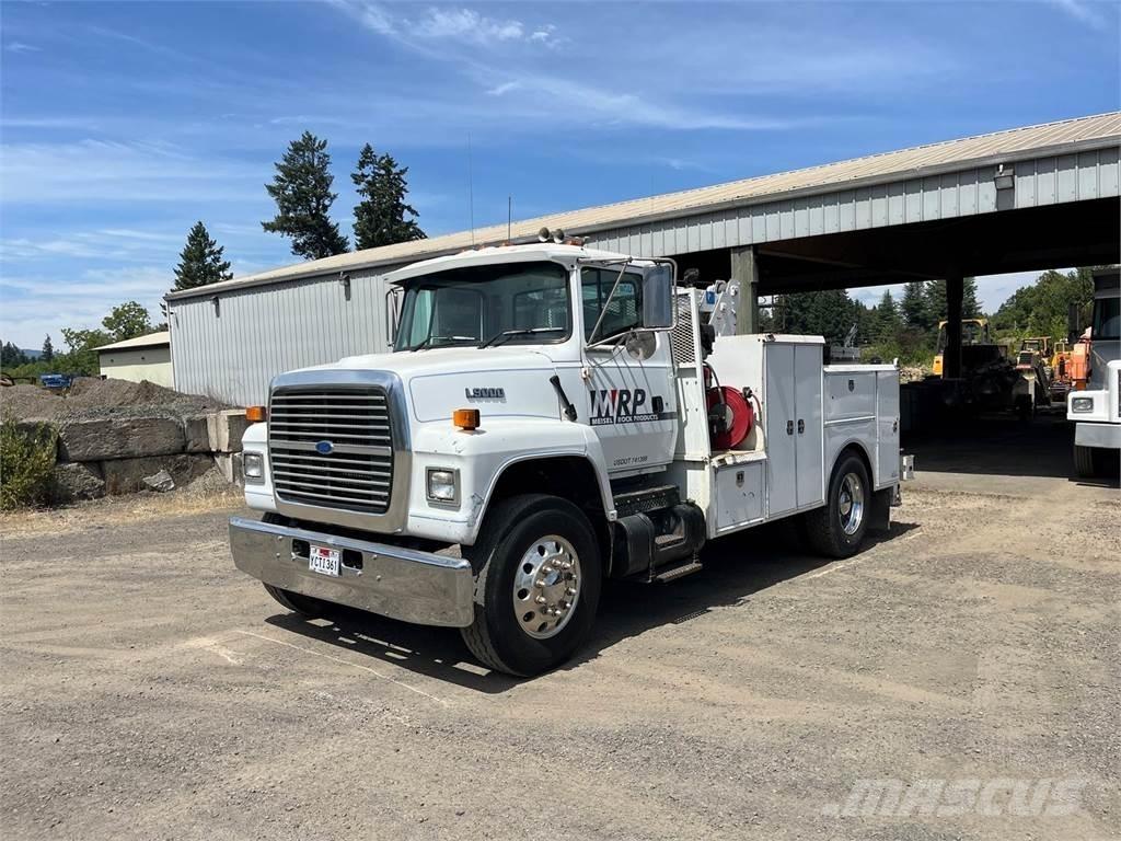 Ford L8000 Camions et véhicules municipaux