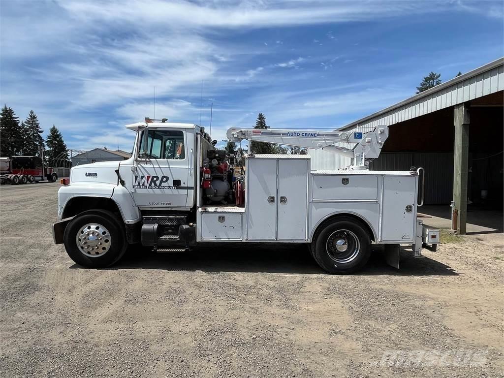Ford L8000 Camions et véhicules municipaux