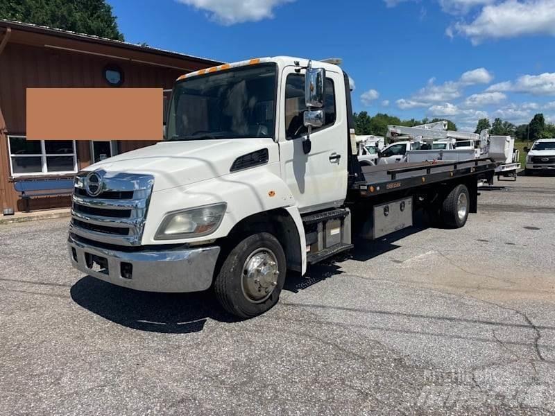 Hino 258 Camion porte engin