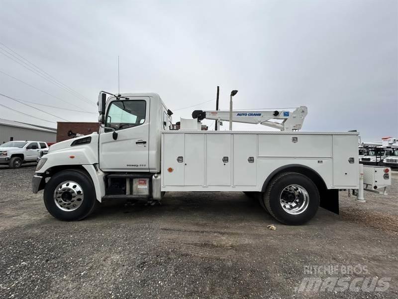Hino 338 Camions et véhicules municipaux
