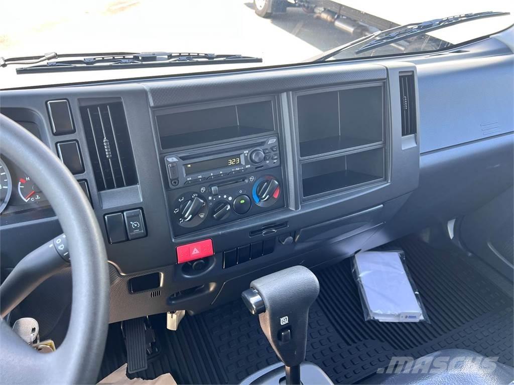 Isuzu NPR Utilitaire benne