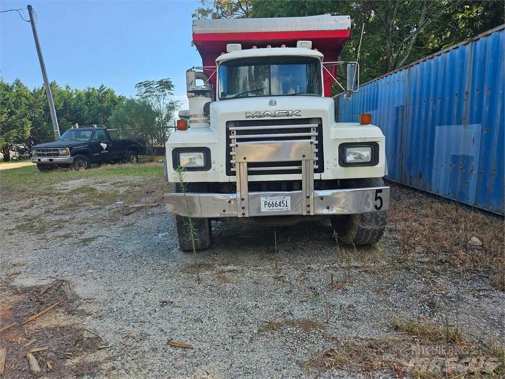 Mack 600RD Camion benne