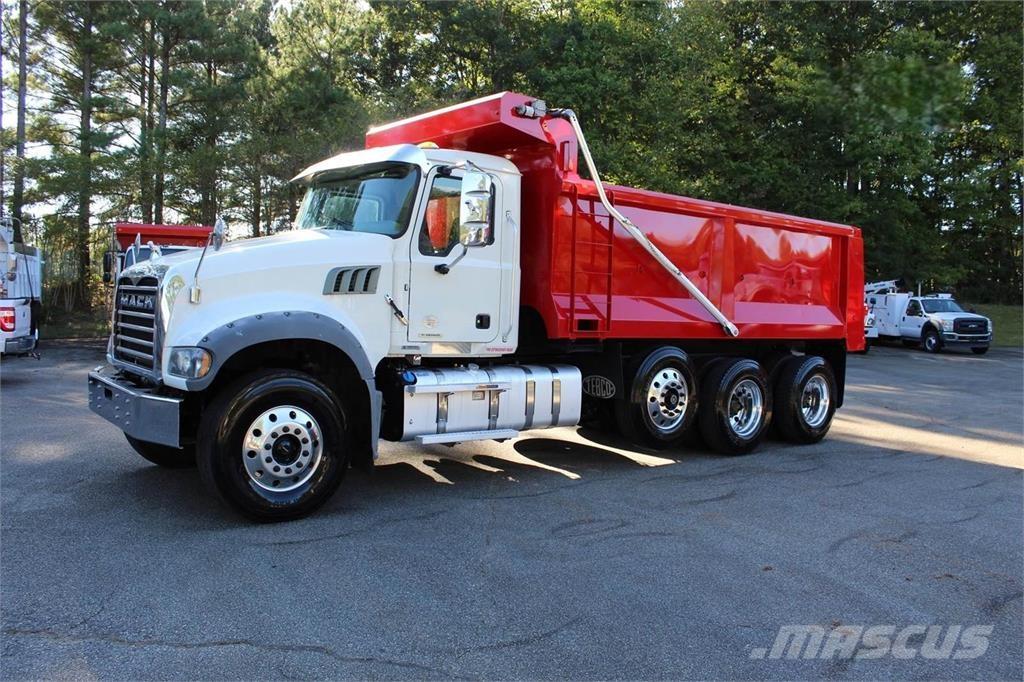 Mack 84FR Camion benne