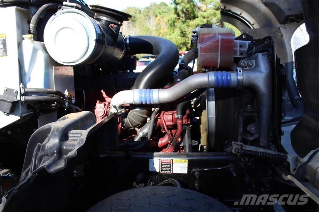 Mack 84FR Camion benne