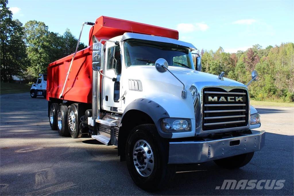 Mack 84FR Camion benne
