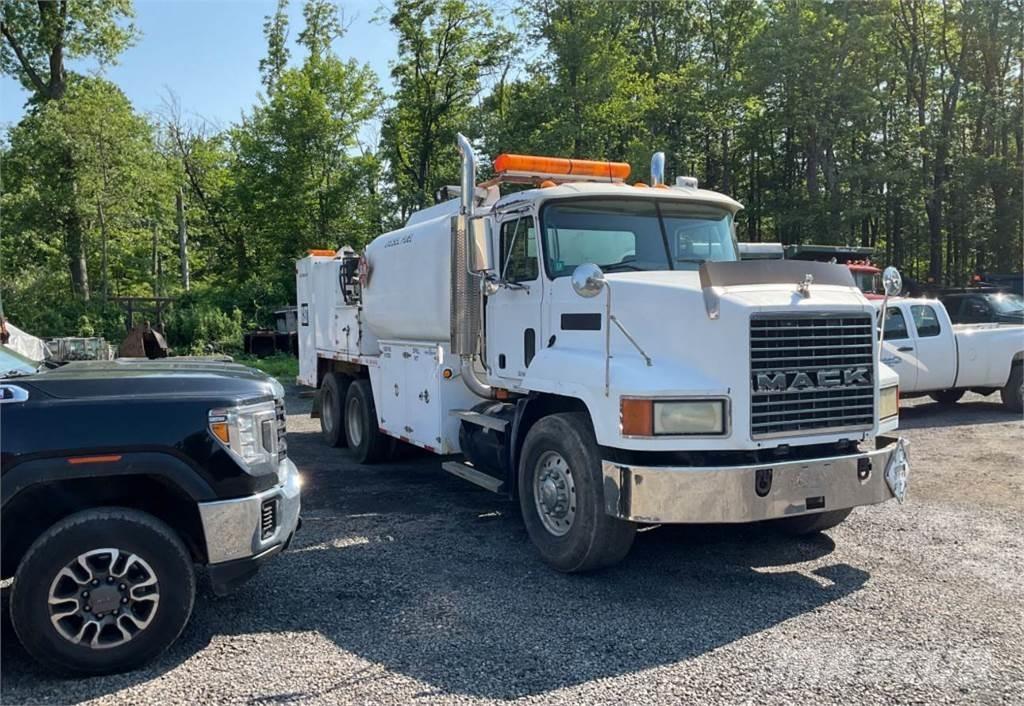 Mack CH613 Motrici cisterna