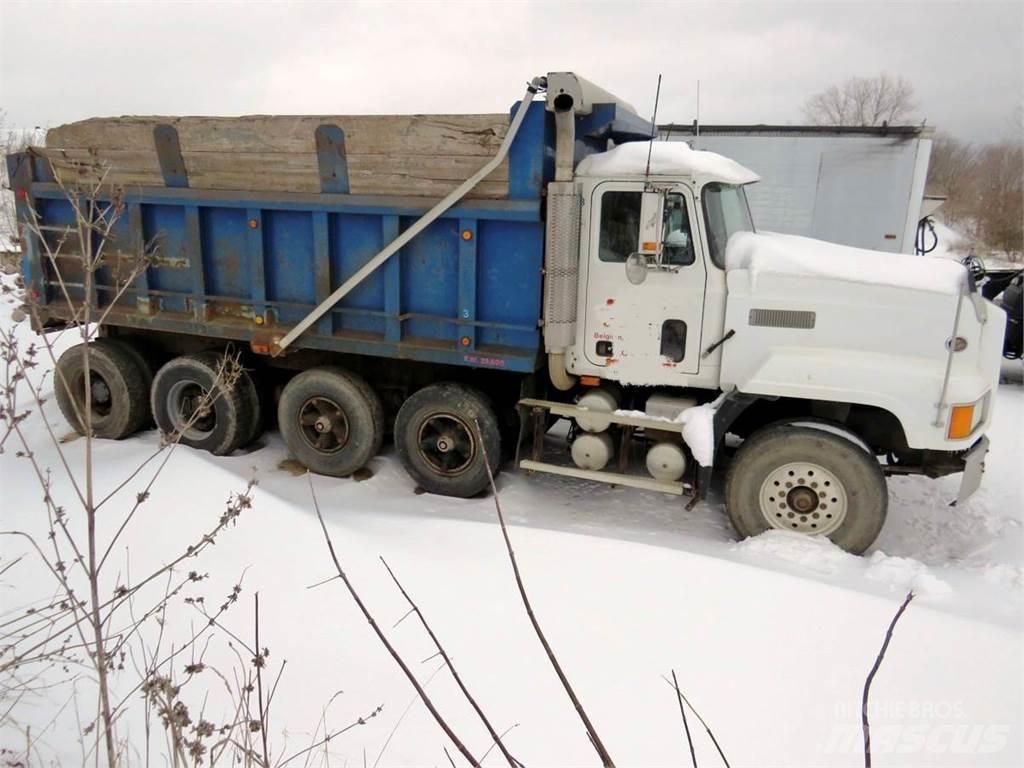 Mack CL613 Camion benne