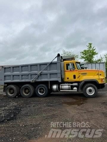 Mack CL713 Camion benne