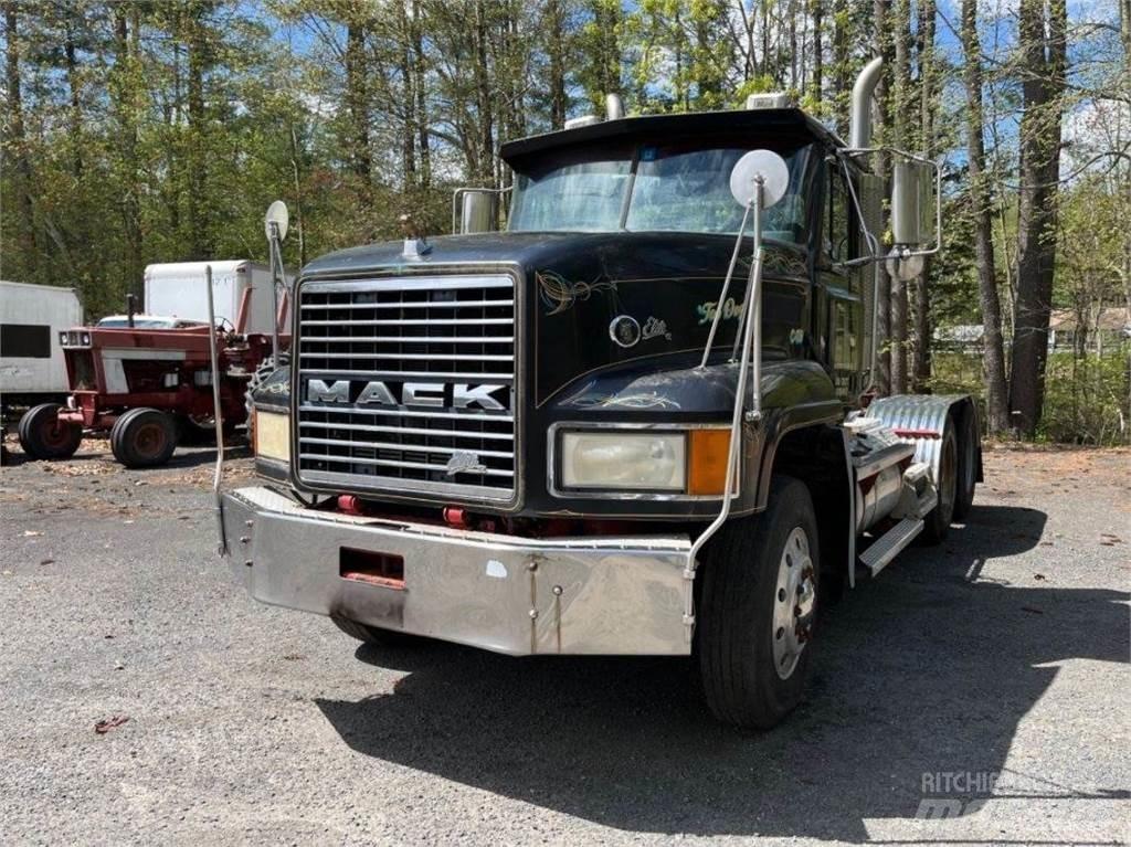 Mack CL733 Tracteur routier