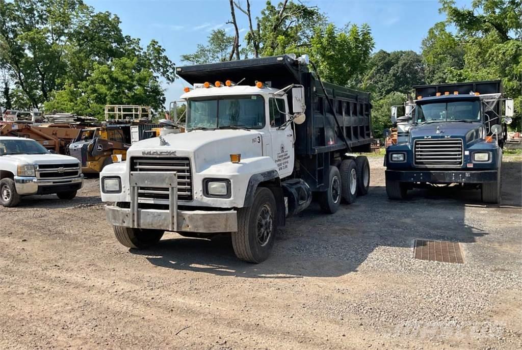 Mack E7 Camion benne