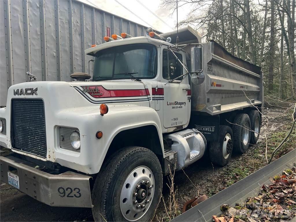 Mack RD600 Camion benne