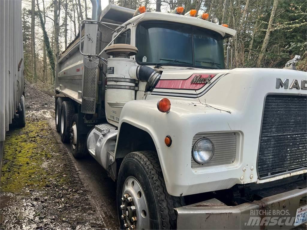 Mack RD600 Camion benne
