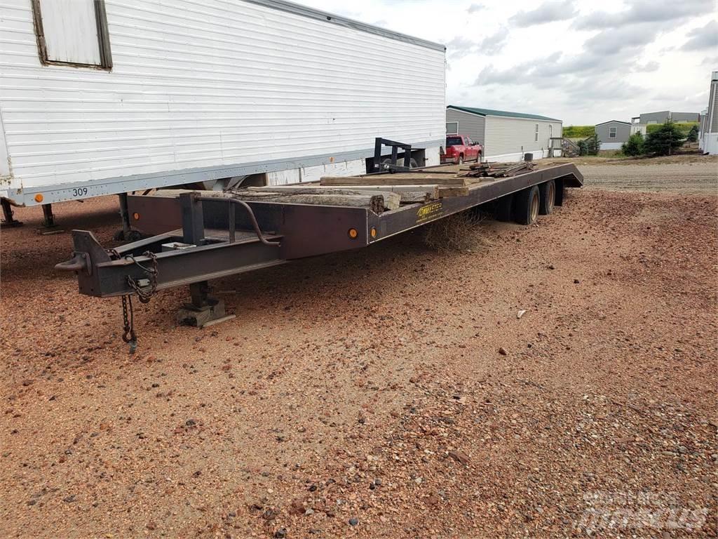 TOWMASTER  Remorque porte engin