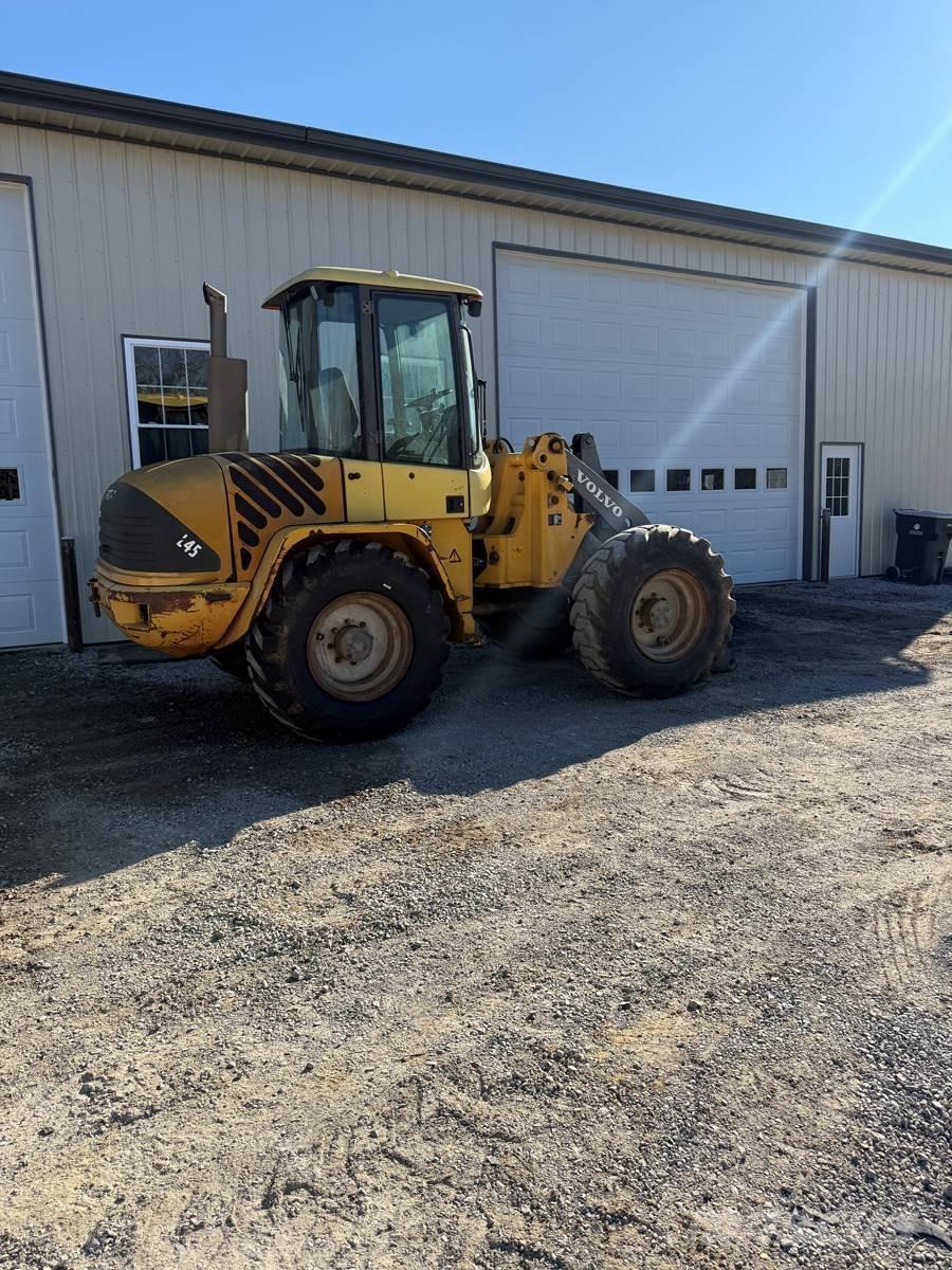 Volvo L45 Chargeuse sur pneus