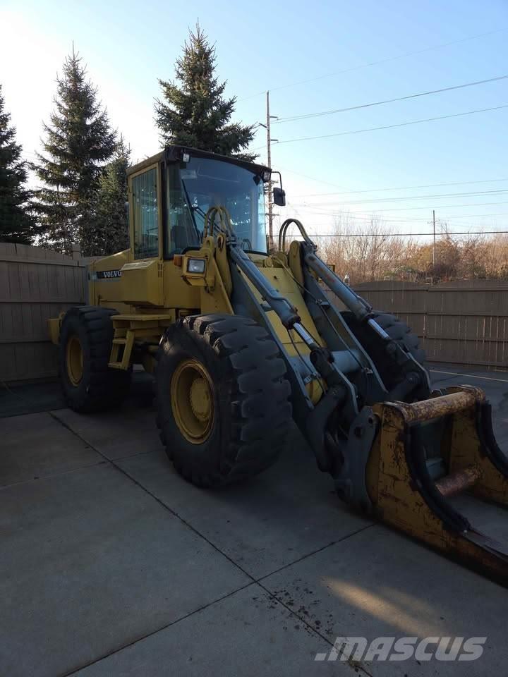 Volvo L90B Chargeuse sur pneus