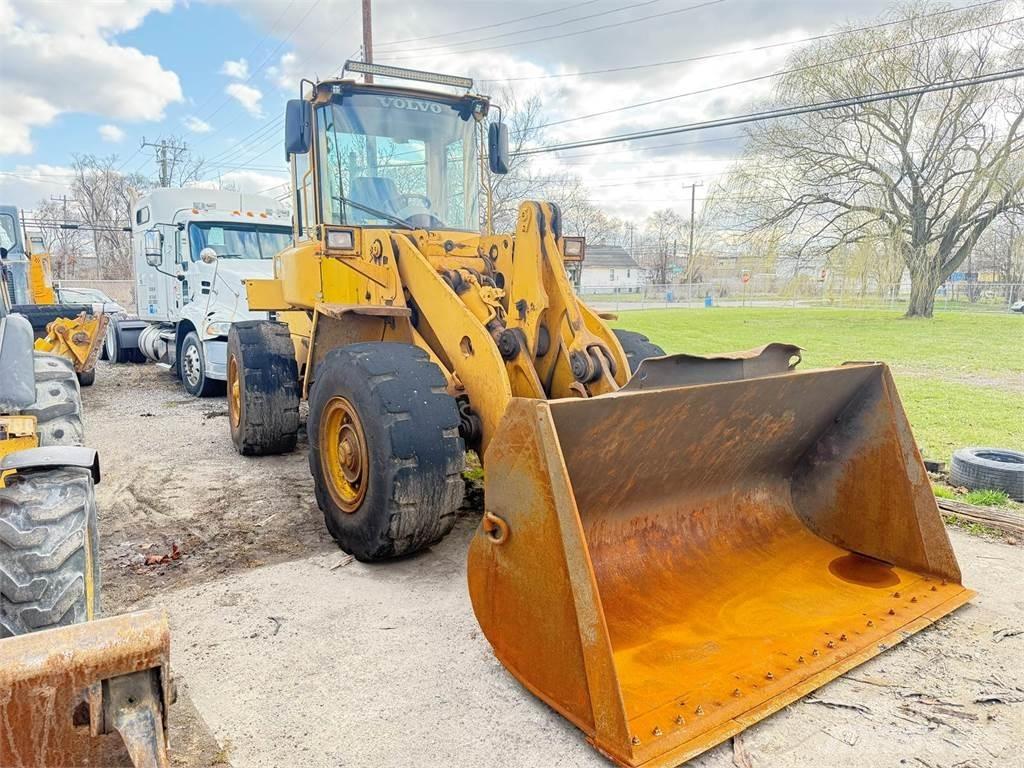Volvo L90D Chargeuse sur pneus