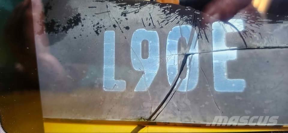 Volvo L90E Chargeuse sur pneus