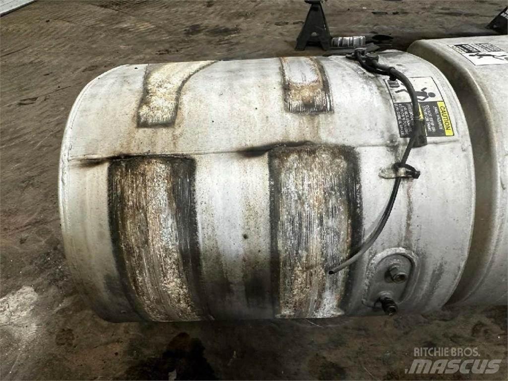 Volvo VNL Motrici cisterna