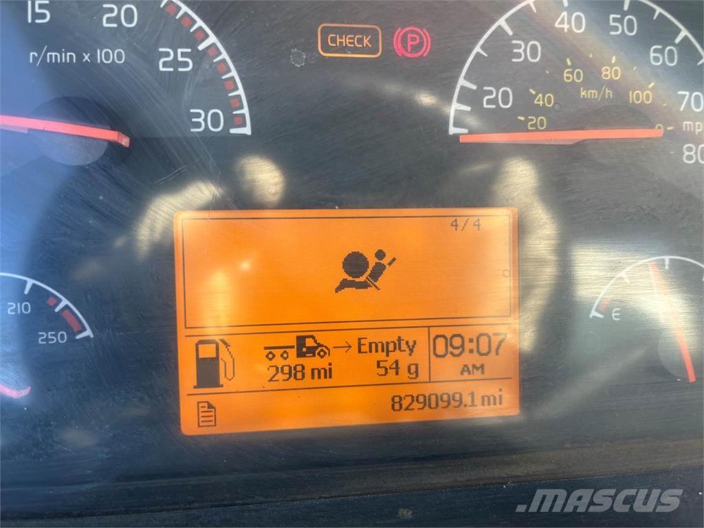 Volvo VNL Motrici cisterna