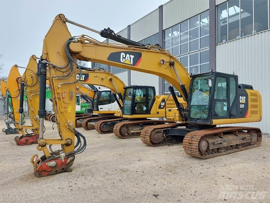 CAT 323F Pelle sur chenilles
