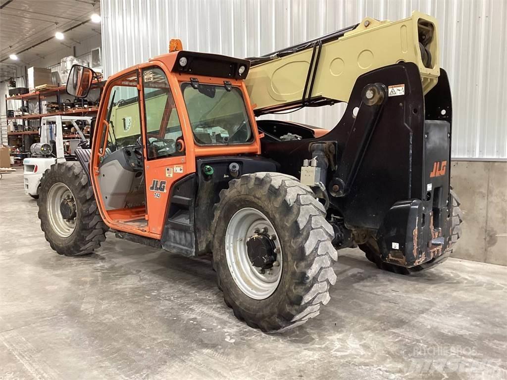 JLG 742 Chariot télescopique