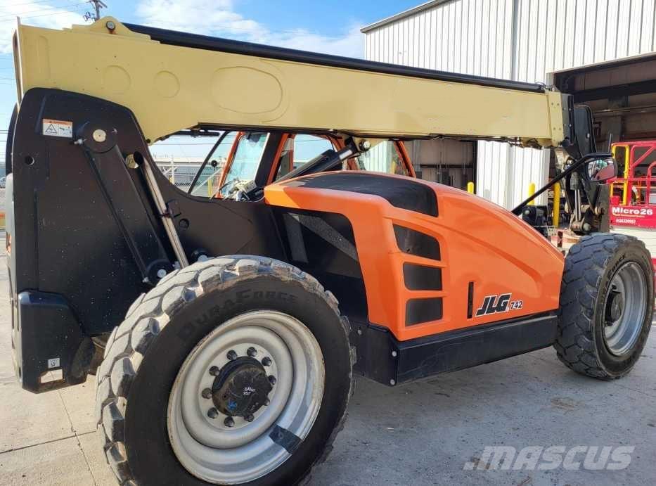 JLG 742 Chariot télescopique