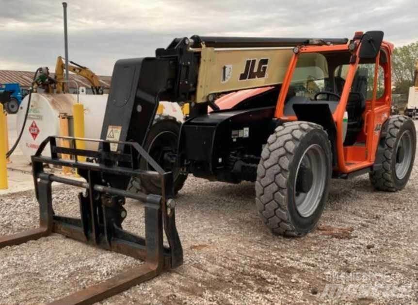 JLG 943 Chariot télescopique